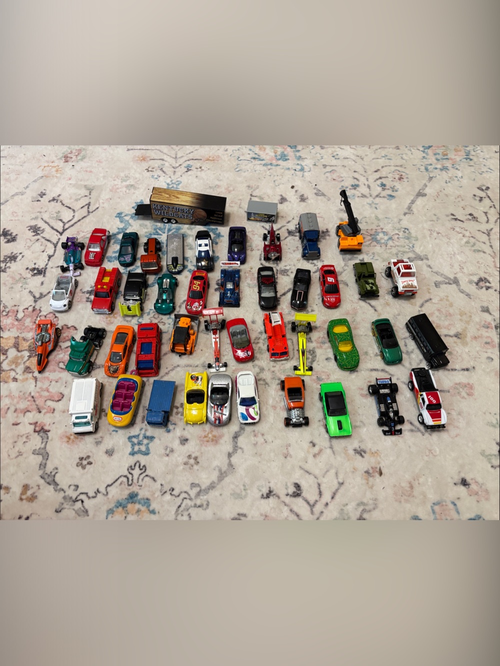 45 pieces total- Hot wheels and Matchbox Kids Toy Cars Set - all from the 1990’s
